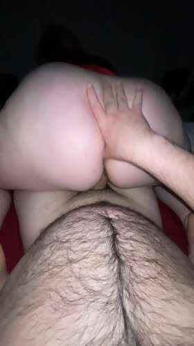 Vidéos de sextapes : Chevauchement