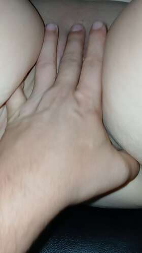 Vidéos de sextapes : Ma femme aime mes doigts 