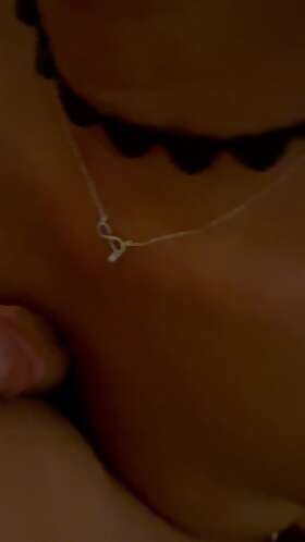 Vid&eacute;os de sextapes : Branlette Espagnole 