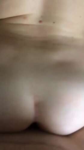 Vid&eacute;os de sextapes : Il me baise 