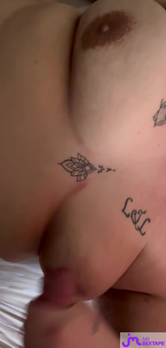 Vidéo de sextapes : Ses gros seins 