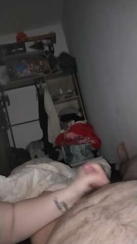 Vid&eacute;os de sextapes : Une super branlette avec &eacute;jaculation 