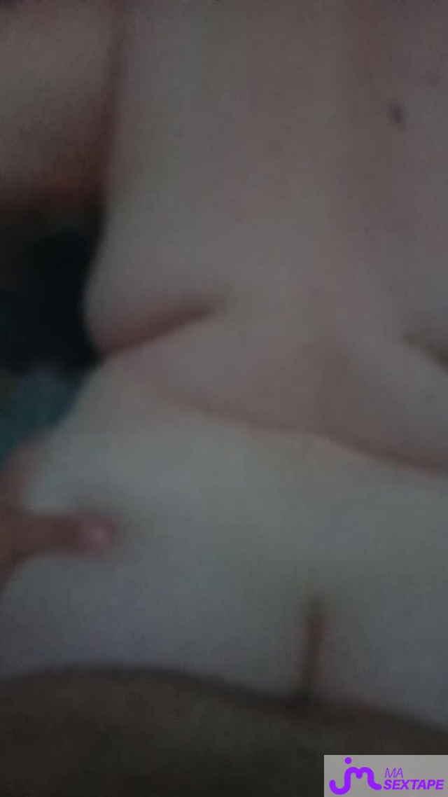 Vidéo de sextapes : Elle couine bien ma cochonne 