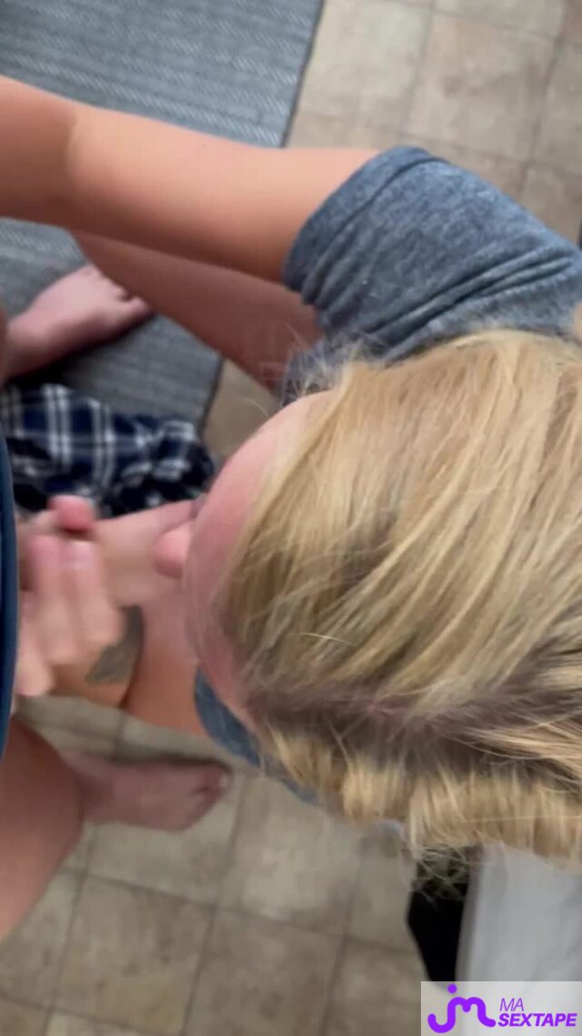 Vidéo de sextapes : Sandra suger